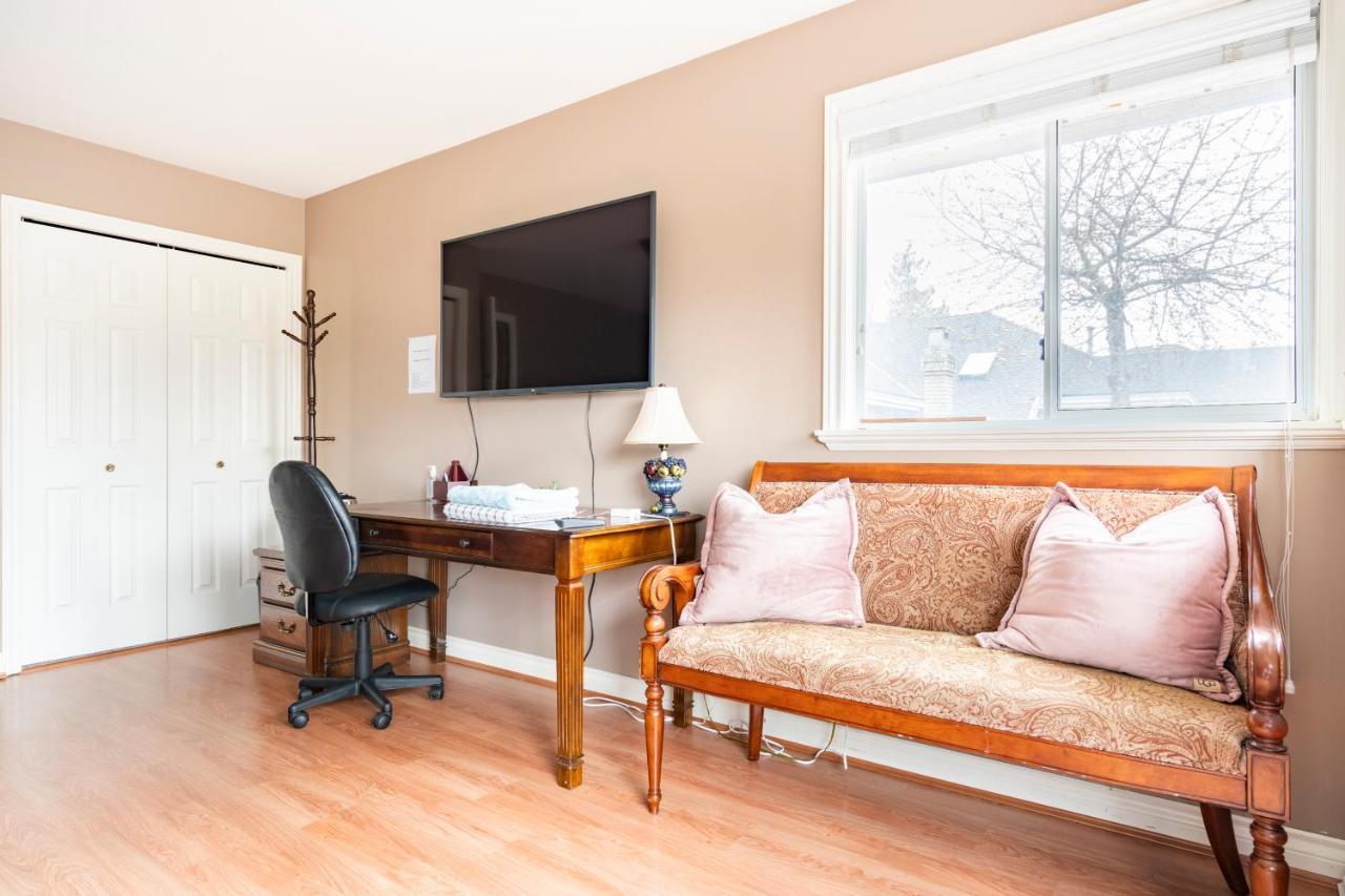 Fraser River Richmond Bed And Breakfast ภายนอก รูปภาพ