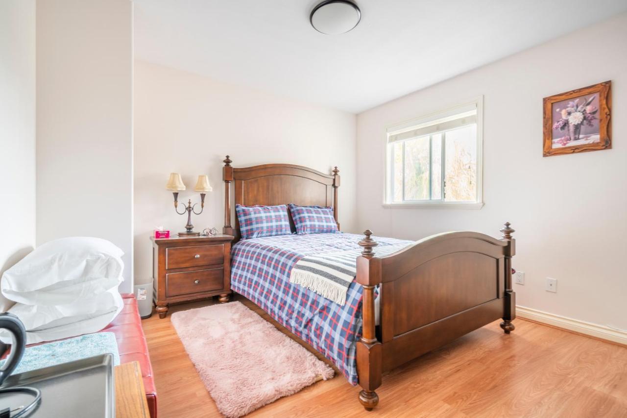 Fraser River Richmond Bed And Breakfast ภายนอก รูปภาพ